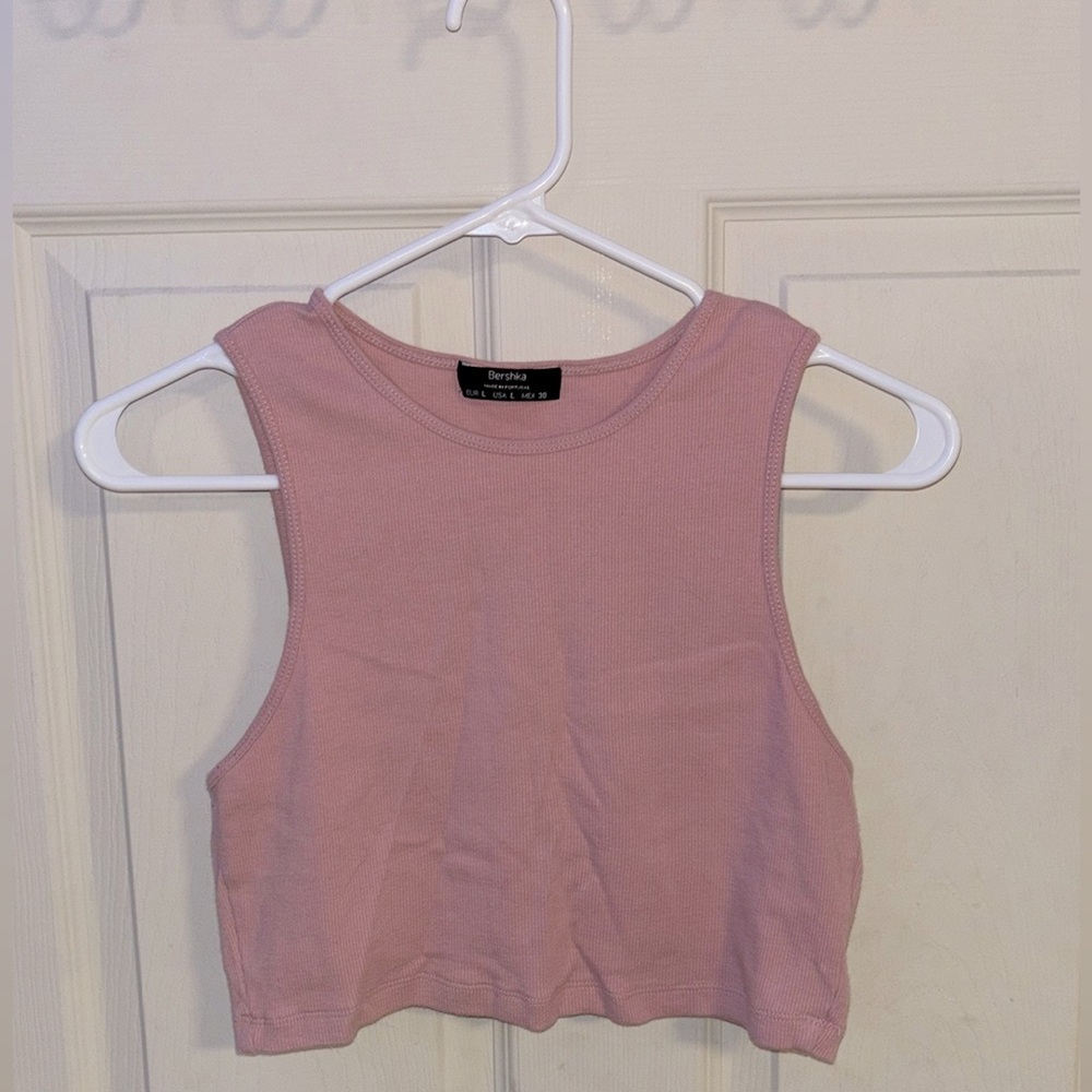🪻3/$30 Trendy pink cropped tank!🪻